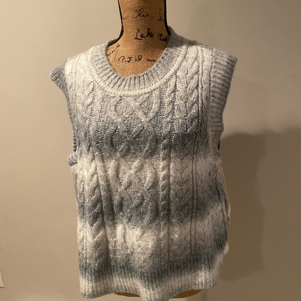 a.n.a Gray & White Sweater Vest